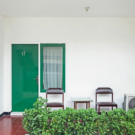 Reddoorz Near City Of Tomorrow Mall スラバヤ エクステリア 写真